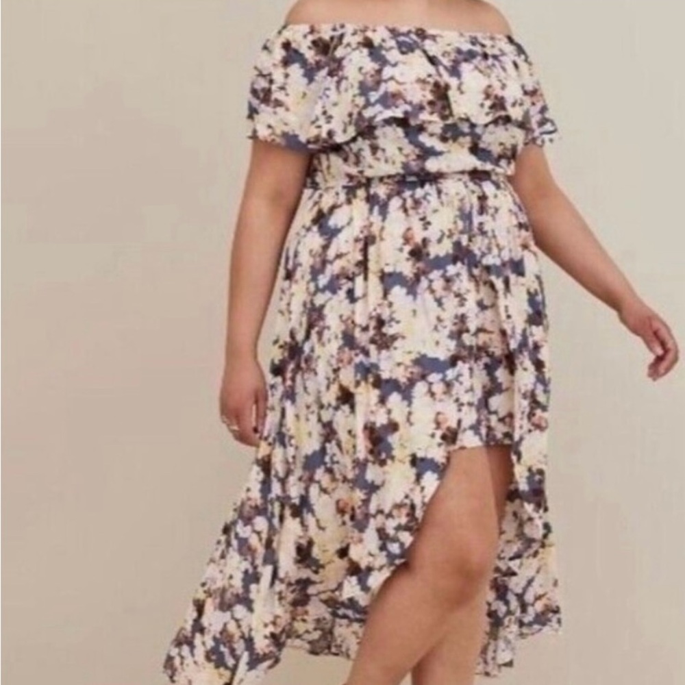 Torrid Floral off shoulder Dress/short in Cream and Blue lined.
